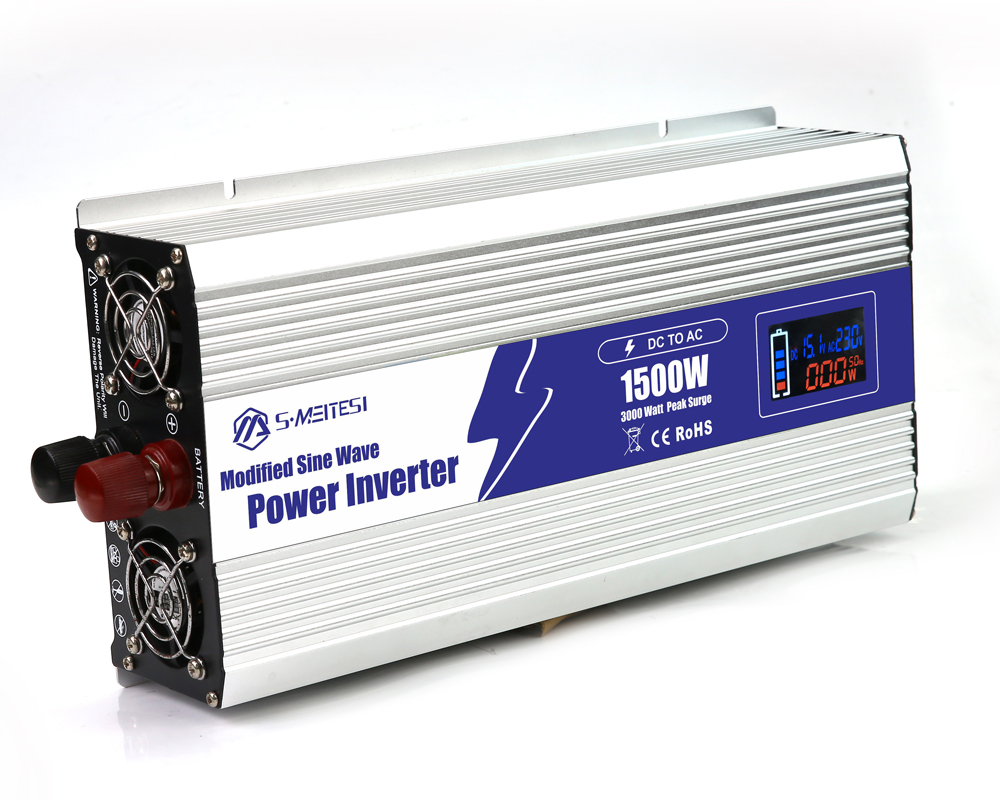 摆摊创业好拍档：1500W 带屏修正波逆变器，电量状态尽在掌握